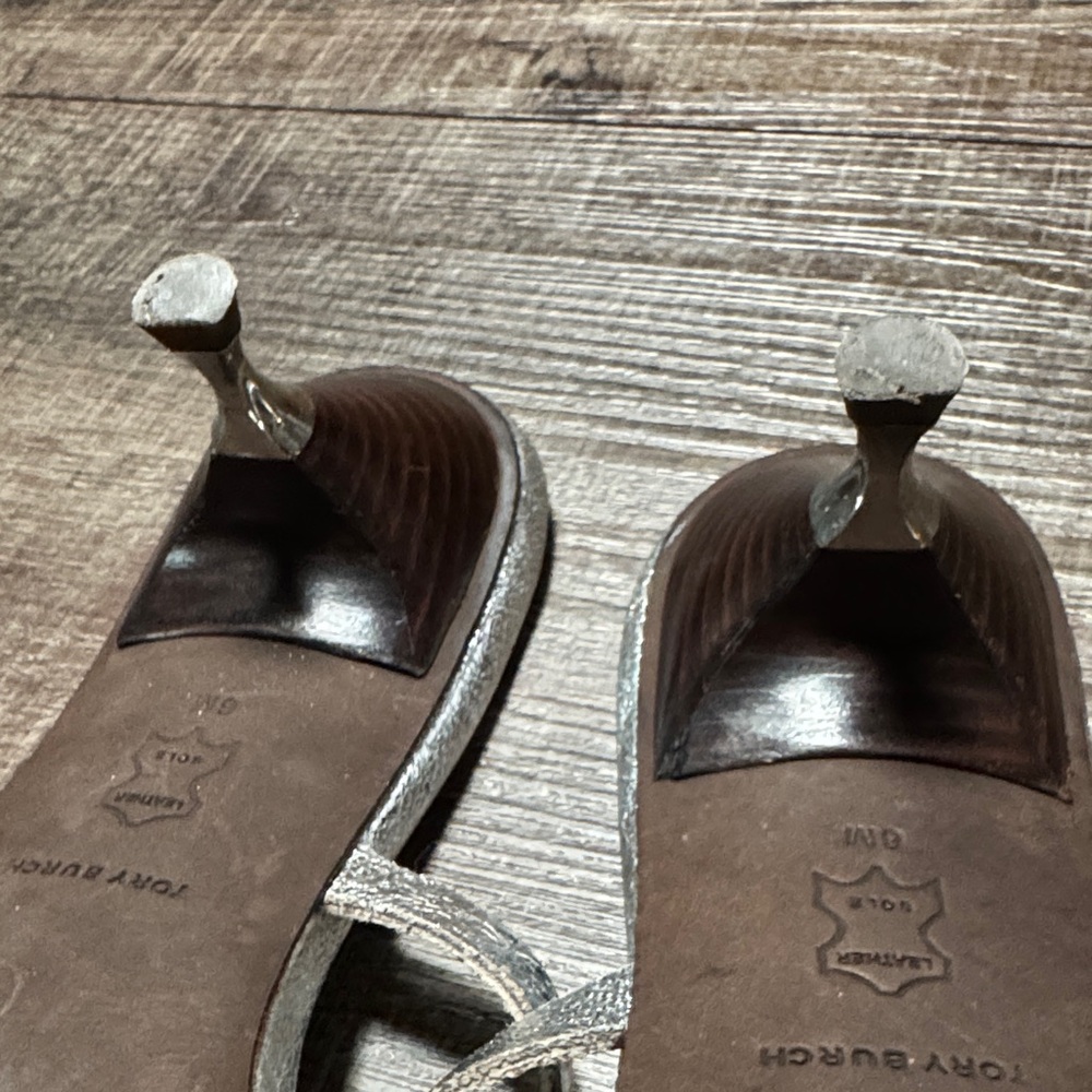 Tory Burch Miller Bombé Low Heel Sandals in metallic silver leather - Picture 7 of 13